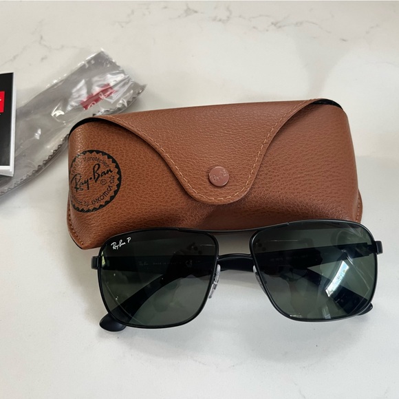 Ray Ban polarized EUC - Picture 6 of 6